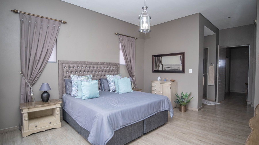 4 Bedroom Property for Sale in The Coves North West